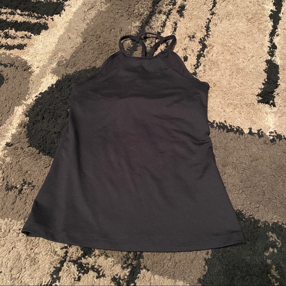 Black yoga top